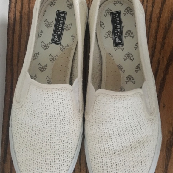 Sperry beautiful slip ons - Picture 2 of 5